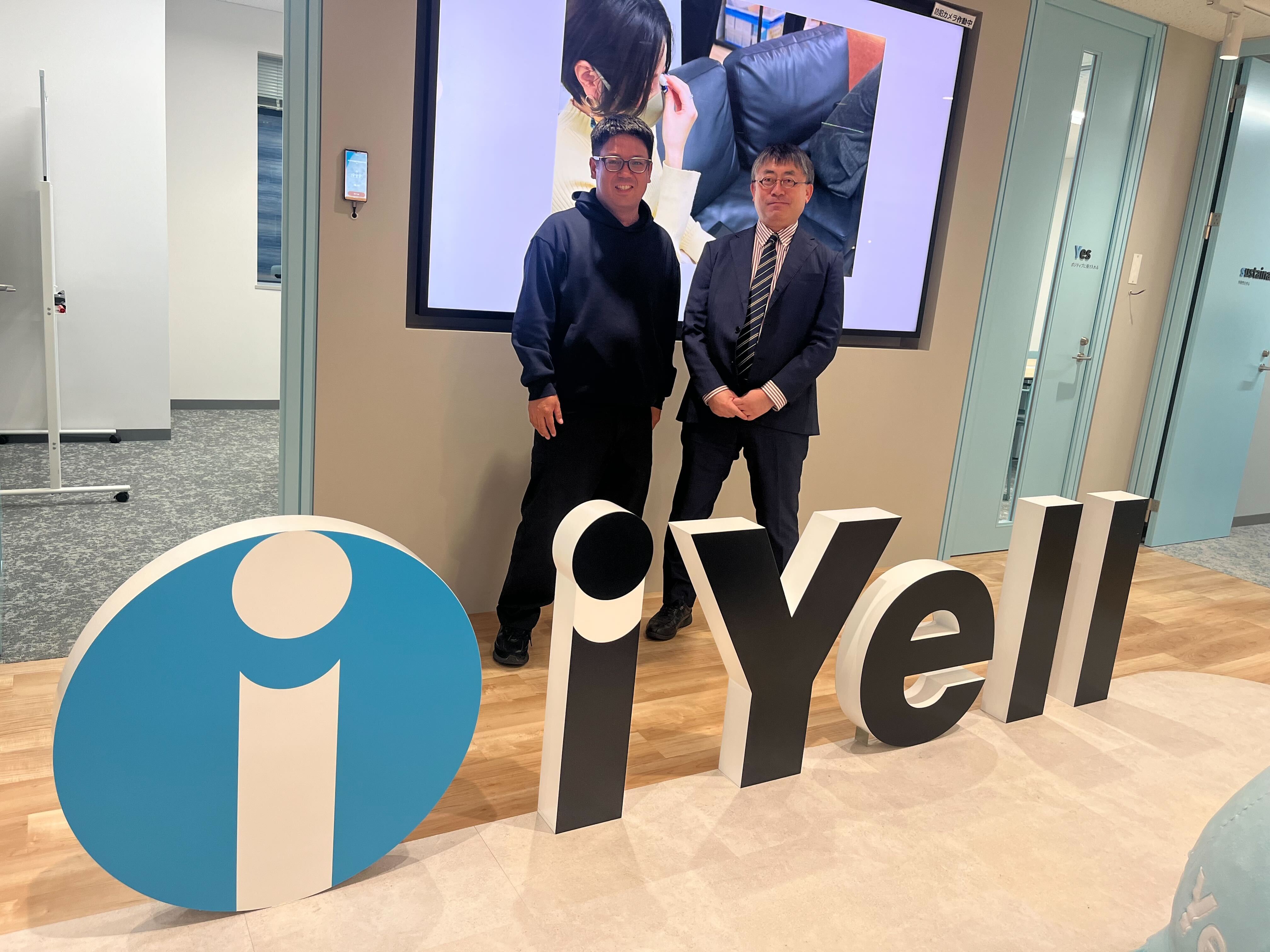 iYellオフィスにて